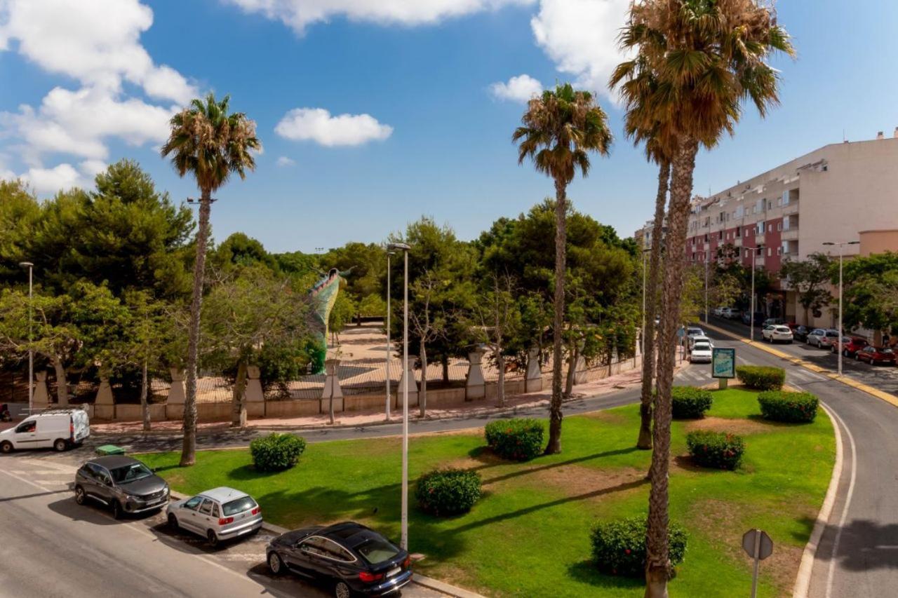 Apartamentos Villa Madrid Τορεβιέχα Εξωτερικό φωτογραφία