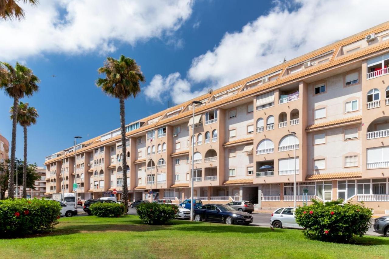 Apartamentos Villa Madrid Τορεβιέχα Εξωτερικό φωτογραφία